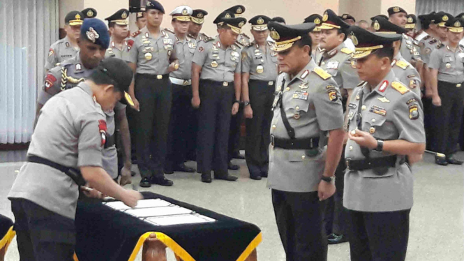 Kapolri Jenderal Tito Karnavian lantik sejumlah Kapolda, Kamis (19/4).