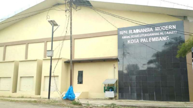 Rumah jagal atau rumah potong hewan modern berstandar internasional di Kecamatan Gandus, Kota Palembang, Sumatra Selatan.