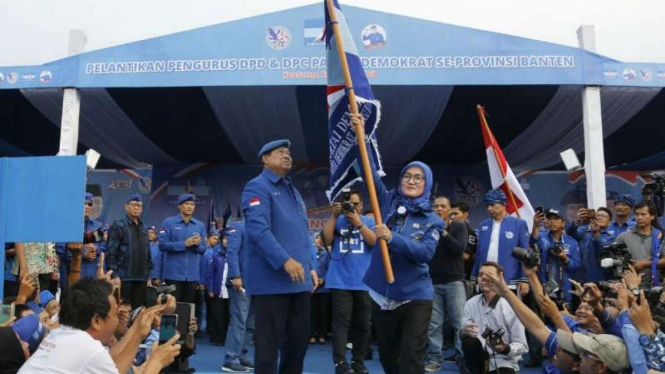 Dua elite Partai Demokrat, Susilo Bambang Yudhoyono dan Agus Harimurti Yudhoyono, di Serang, Banten, pada Kamis, 19 April 2018.