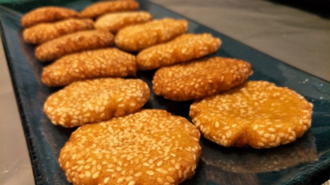 Buñuelos dorados, una comida frita típica china.