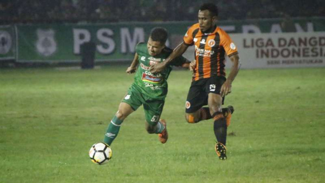 Duel PSMS Medan vs Perseru Serui.