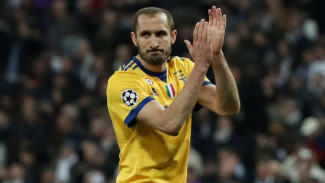 Juventus Resmi Perpanjang Kontrak 2 Bek Tangguh