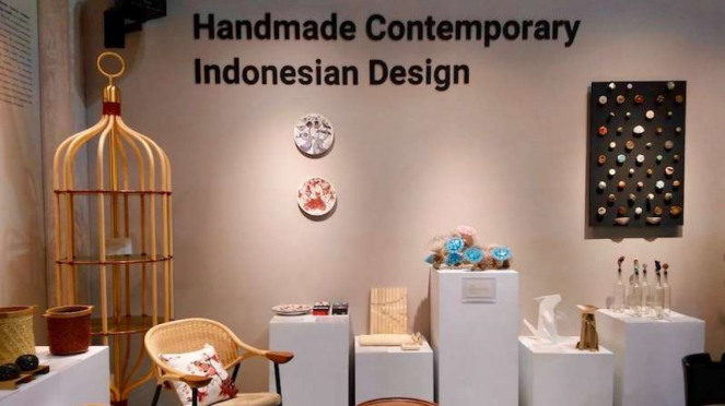 Suasana paviliun Indonesia dalam pameran furnitur di Kota Milan Italia