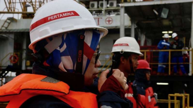 Mayapati staf Pertamina saat menjalankan tugas