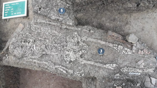 Lima kerangka manusia ditemukan di situs Subang Larang sejak penggalian pada 2013. - Lutfi Yondri