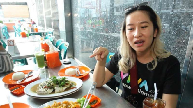 VIVA.co.id saat mendatangi Wajir Seafood di Medan, Sumatera Utara