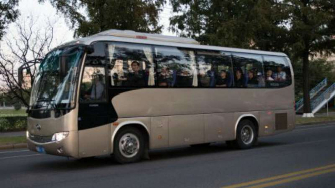 Ilustrasi bus turis di Korea Utara