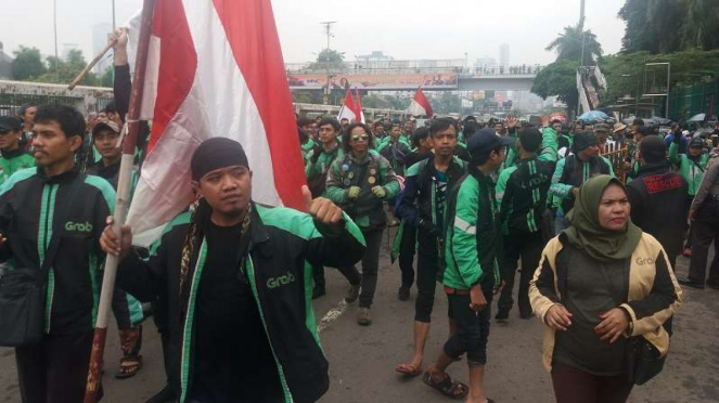 Demo ojek online di Gedung DPR/MPR