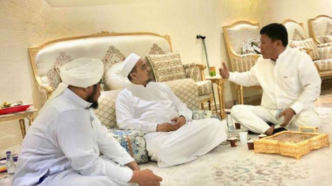 Politikus PDIP Erwin Moeslimin Singajuru temui Habib Rizieq di Mekah