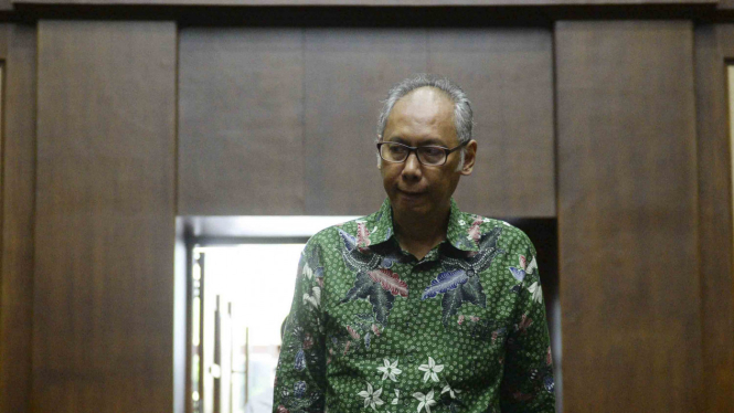 Terdakwa kasus merintangi penyidikan kasus KTP elektronik, Bimanesh Sutarjo