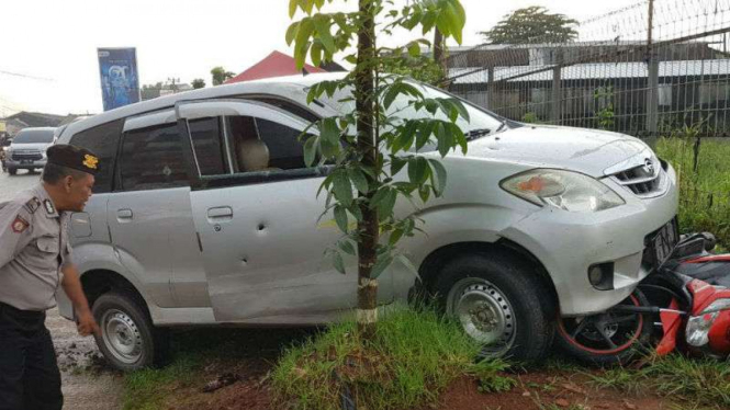Mobil pelaku terhenti saat dikejar petugas di Pamulang, Tangerang Selatan