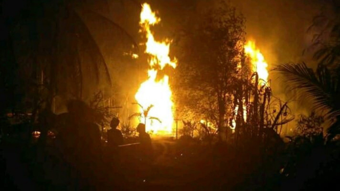 Kebakaran di pengeboran minyak mentah di Kecamatan Ranto Pereulak, Aceh Timur