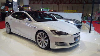 Mengapa Orang Suka Mobil Tesla?