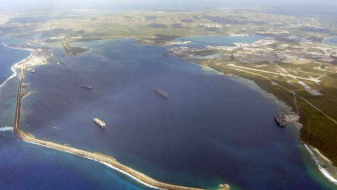 Pelabuhan Apra di Pangkalan militer AS di Guam