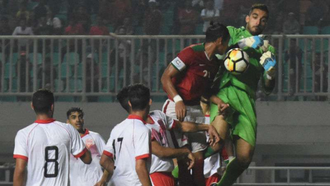 Timnas Indonesia U-23 saat menghadapi Bahrain di Anniversary Cup.