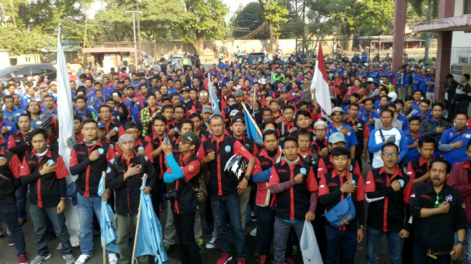 Ribuan buruh asal Depok bertolak ke Jakarta untuk peringati May Day