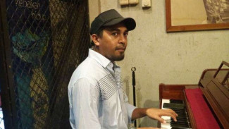 Glenn Fredly Ramaikan Konser 40 Tahun Chaseiro