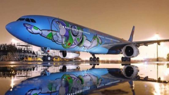 Pesawat bertema Toy Story