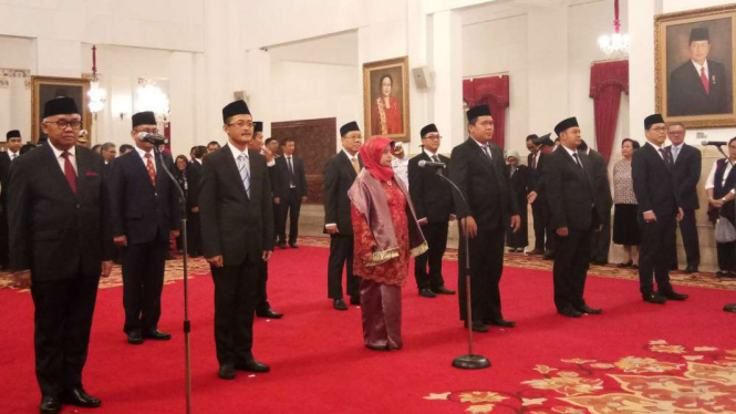 Sembilan komisioner KPPU 2018-2023 dilantik Presiden Jokowi di Istana Negara.