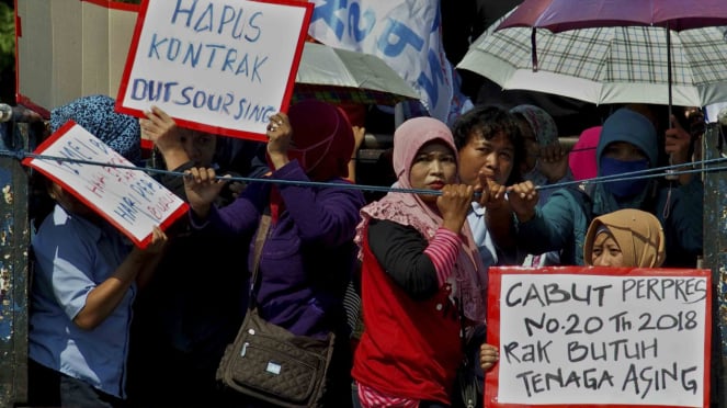 Actuación para conmemorar el Día Internacional del Trabajo, en Semarang, Java Central