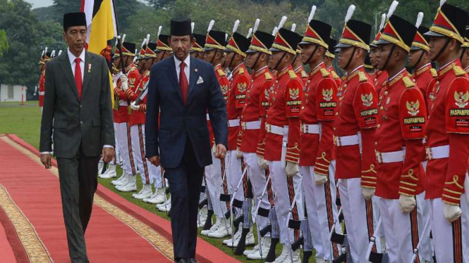 Presiden Joko Widodo bersama Sultan Brunei Darussalam, Hassanal Bolkiah