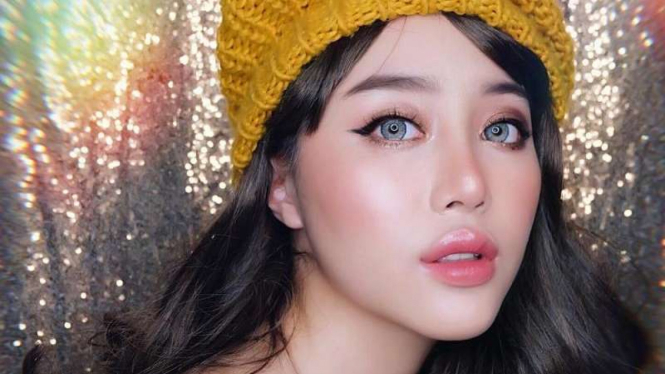 Tips Makeup Cantik saat Liburan ke Korea Selatan