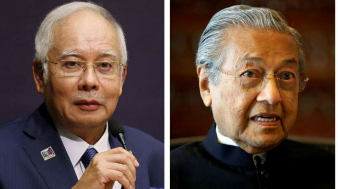 Mantan PM Malaysia Najib Razak (kiri) dan PM Mahathir Mohamad 