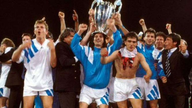 Olympique Marseille juara Liga Champions 1992-93.