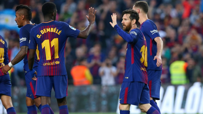 Pemain Barcelona merayakan gol melawan Villarreal
