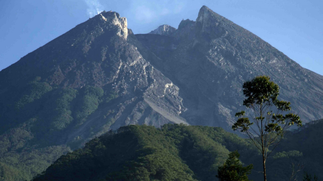 60 Foto Penampakan Gunung Merapi HD