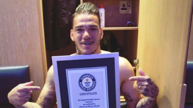 Kiper ManCity, Ederson catat Rekor Dunia Guinness