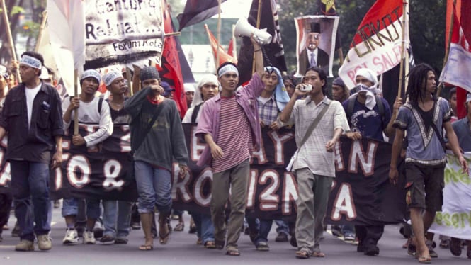 Aksi unjuk rasa pada Mei 1998 tuntut Presiden Soeharto Mundur