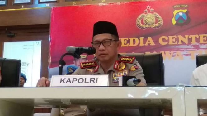 Kapolri Jenderal Polisi Tito Karnavian memberi keterangan terkait bom Surabaya.