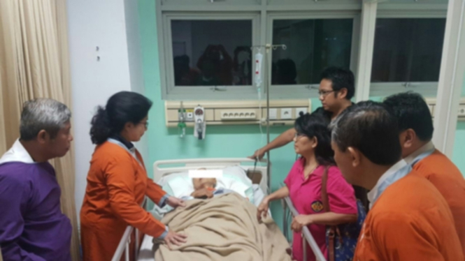 Menkes RI, Nila Moeloek kunjungi korban Bom Surabaya