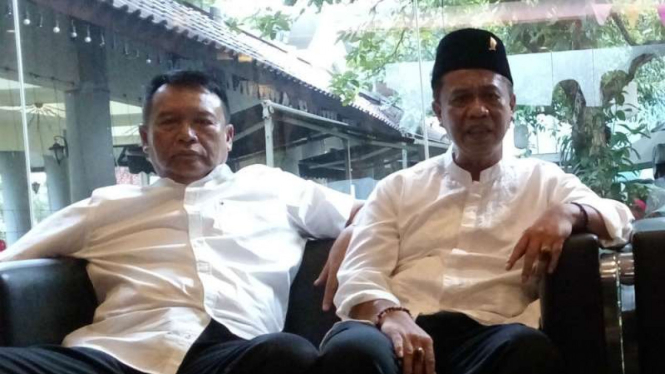 Calon gubernur dan wakil Gubernur Jawa Barat, Tubagus Hasanuddin dan Anton Charliyan, di Depok pada Senin malam, 14 Mei 2018.