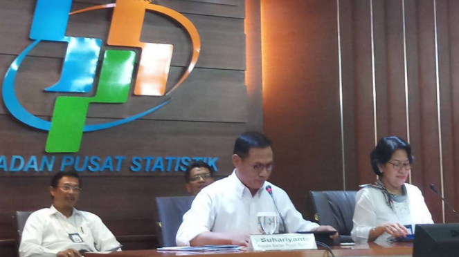 Keterangan Pers Kepala BPS Suhariyanto di kantornya.
