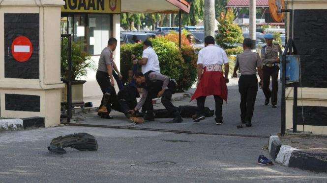 Aksi teror menyerang Mapolda Riau