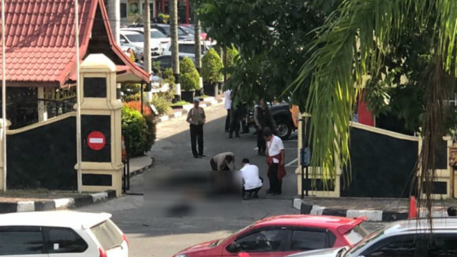 Aksi teroris serang Polda Riau