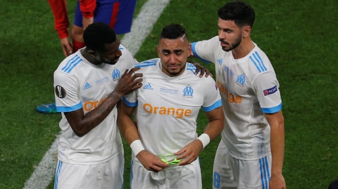 Kapten Marseille, Dimitri Payet menangis karena cedera di final Liga Europa