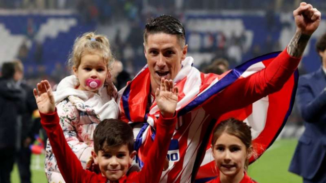 Fernando Torres Merayakan Gelar Juara Liga Europa Bersama Keluarganya