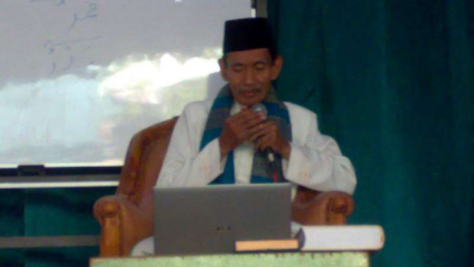 Pencipta lagu Perdamaian, Achmad Bukhori Masruri.