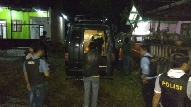 Densus geledah rumah terduga teroris di Malang 