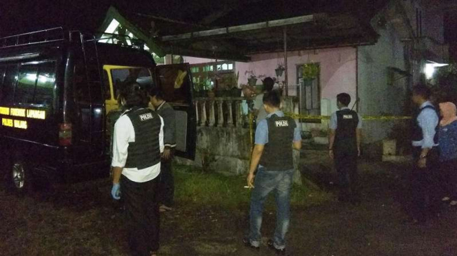 Densus geledah rumah terduga teroris di Malang