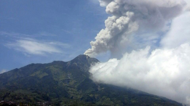 Letusan freatik Gunung Merapi