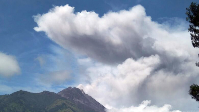 51+ Foto Penampakan Di Gunung Merapi Gratis Terbaik