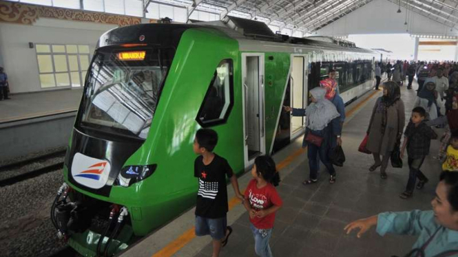 Kereta api Bandara Minangkabau Ekspres