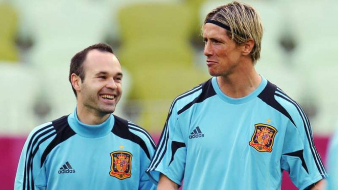 Dua bintang Timnas Spanyol, Andres Iniesta dan Fernando Torres.