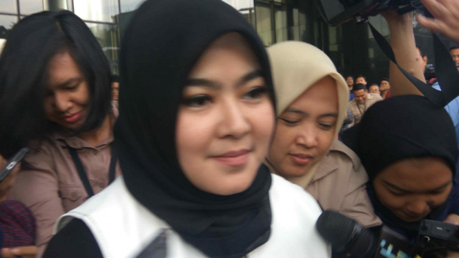 Sherin Taria, istri dari tersangka Zumi Zola