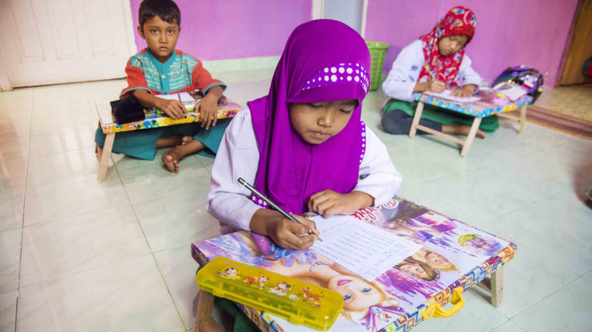 Sekolah anak jalanan dan putus sekolah dari keluarga tak mampu