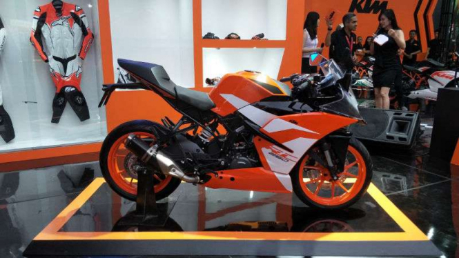 KTM RC250 edisi side muffler